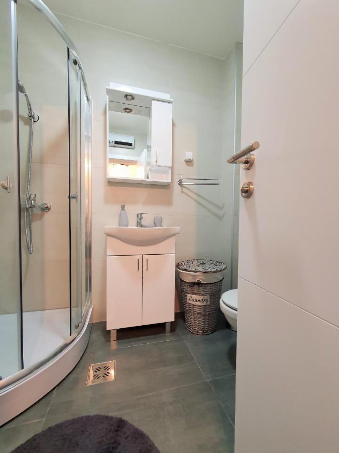 Downtown Apartment เซทินเจ ภายนอก รูปภาพ